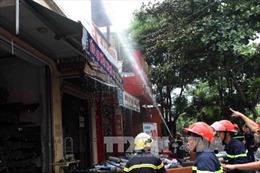 Nghệ An: Cháy cửa hàng đệm Kymdan, nhiều hàng hóa bị thiêu rụi 